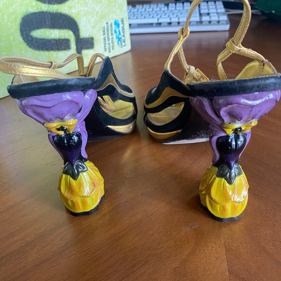 Prada Gold and Black Artistic Heels - Picture 3 of 5